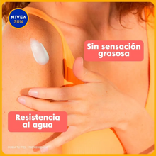 Cargar imagen en el visor de la galería, Protector Solar Nivea Sun Corporal Protect &amp; Sensitive - 125 ml
